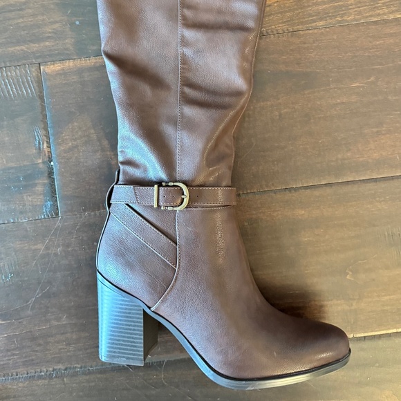 NIB Naturalizer Brown Tall Heeled Boots Size 9 - Perfect Fall Boots! - Picture 1 of 6